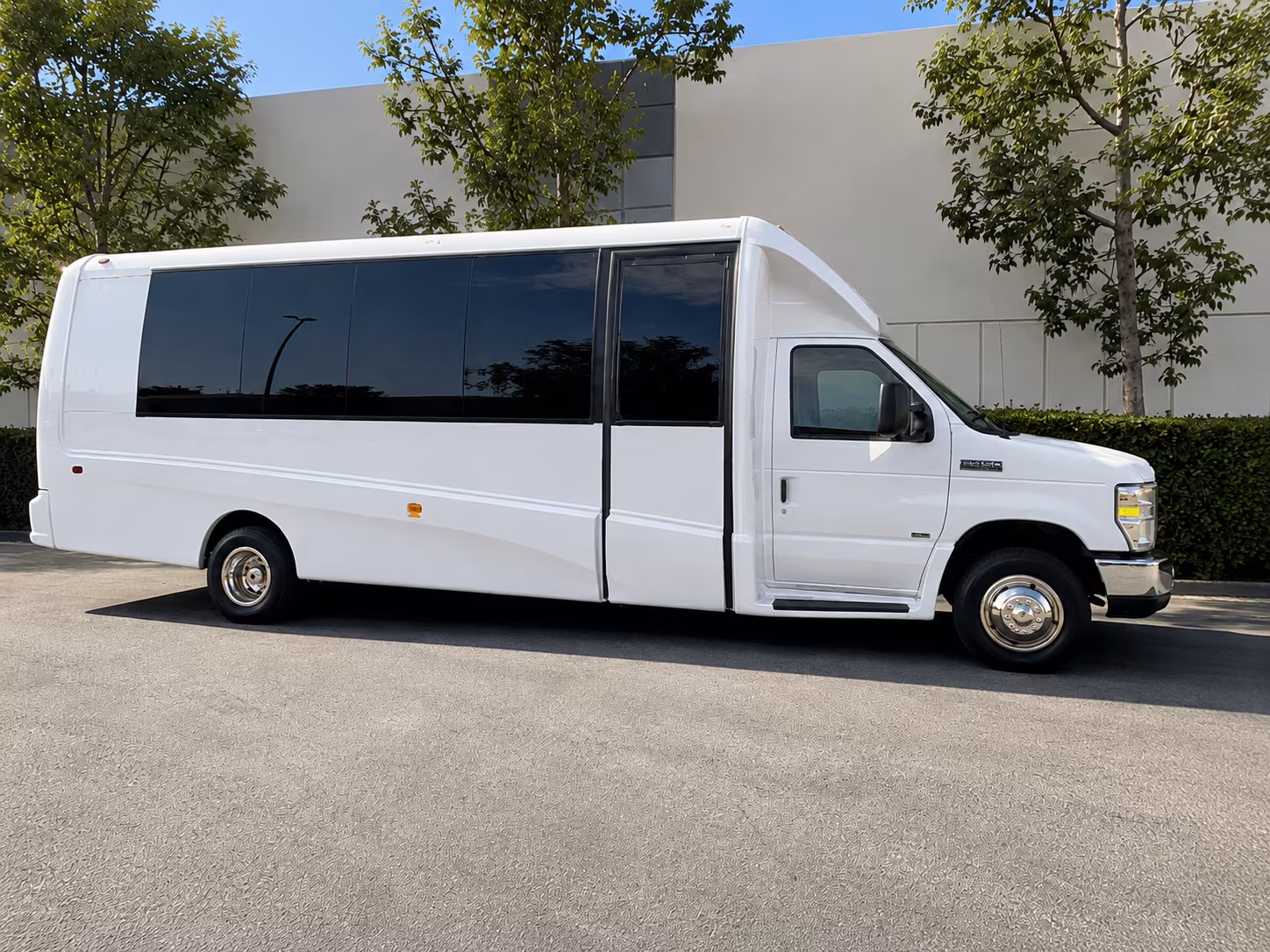 employee shuttle buses for milpitas tech campuses and business parks