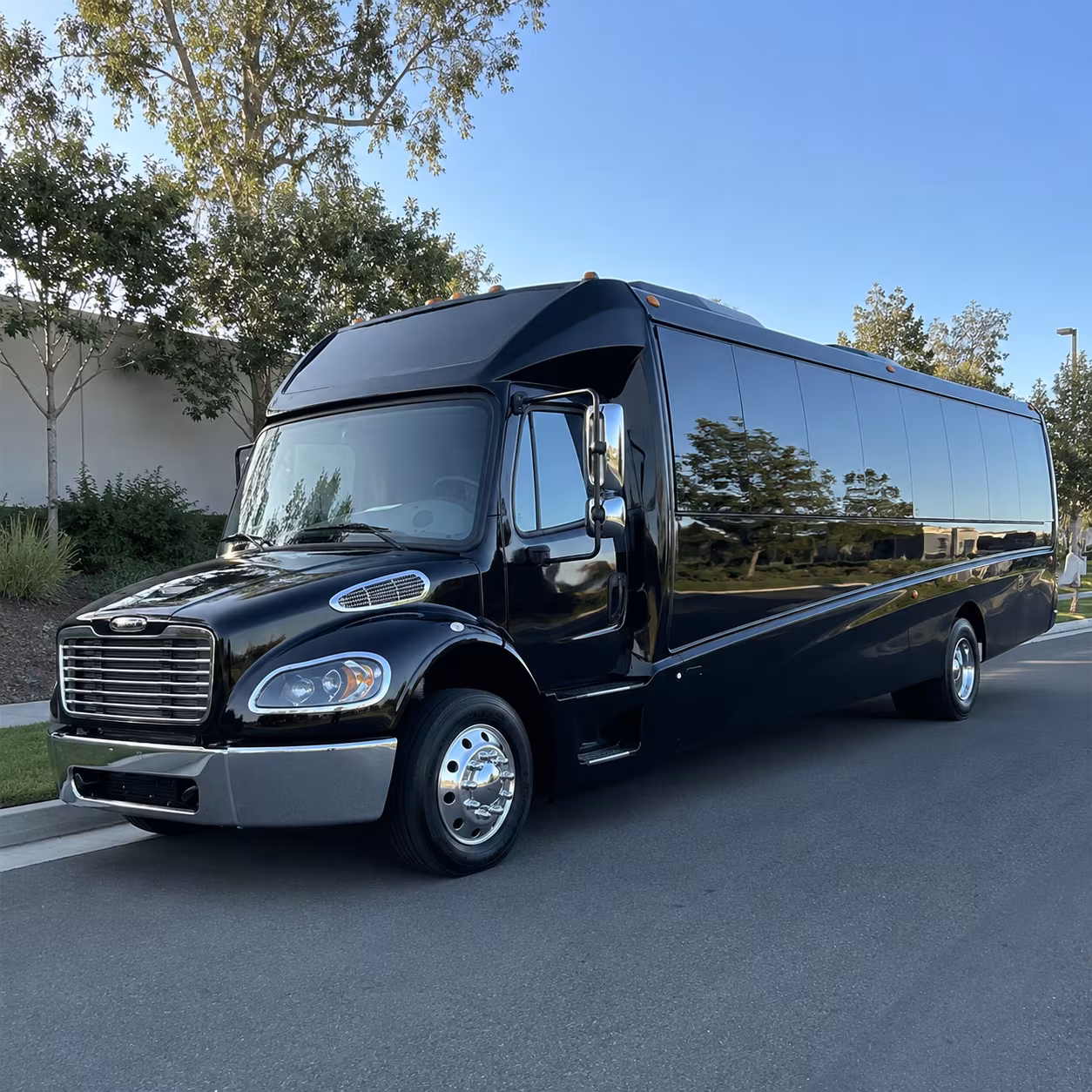 milpitas 20 passenger minibus