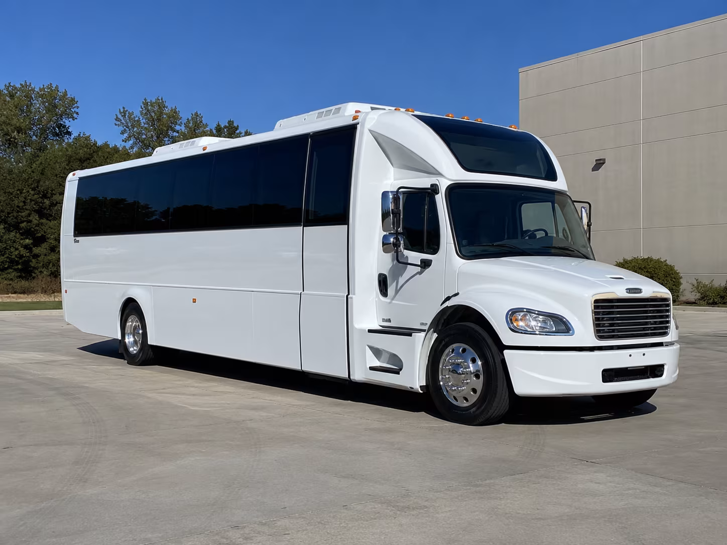 milpitas 28 passenger party bus